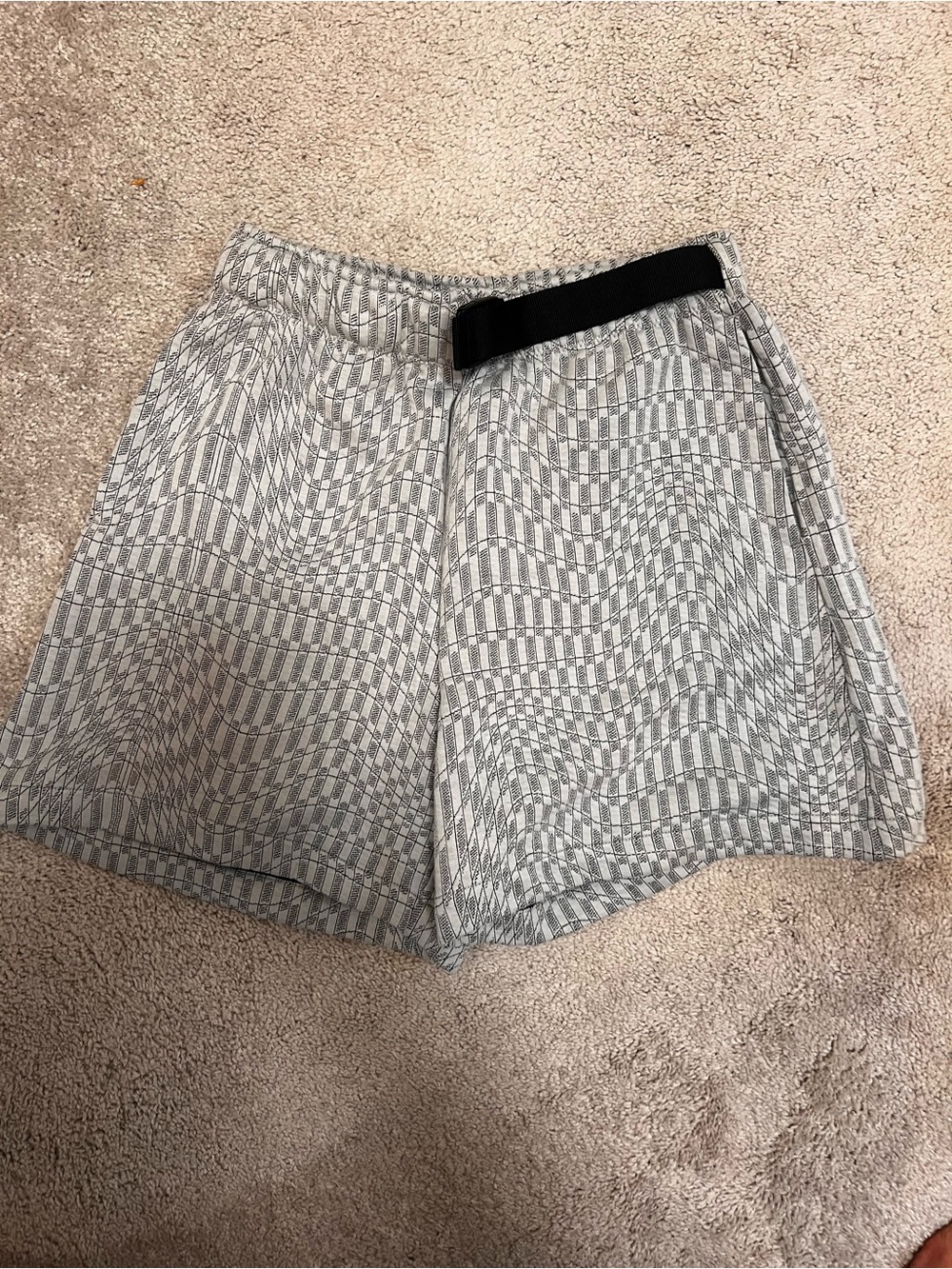 High-Waist NIKE Checkered Shorts in Light Gray